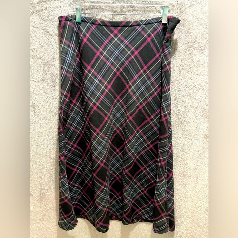 Croft and Barrow Plaid Skirt. Size 14